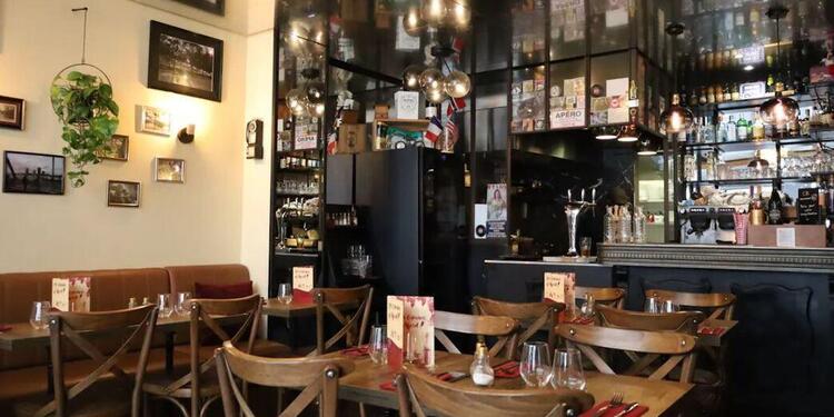 Les copains d’abord, bar