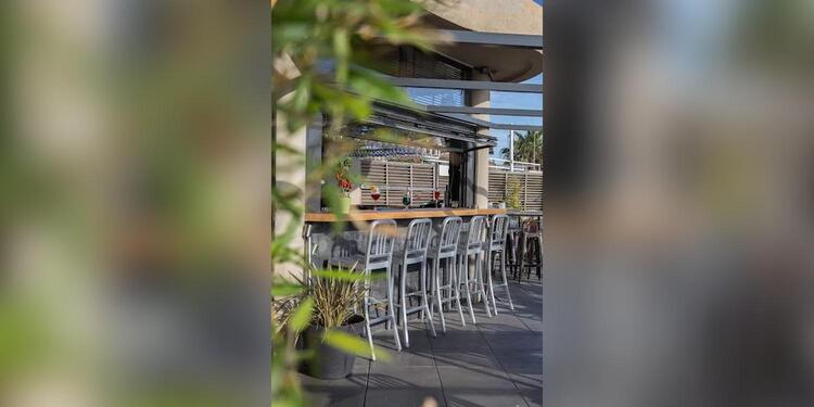 Jaune et Blanc (Comptoir Marseillais), bar