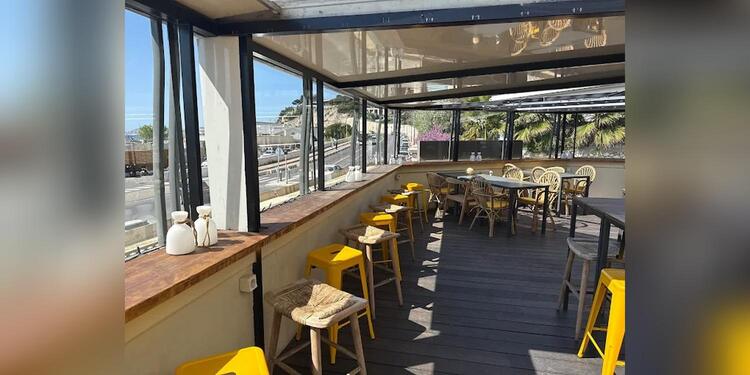 Jaune et Blanc (Comptoir Marseillais), bar