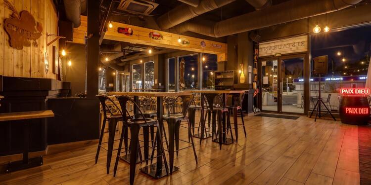 The Factory, bar