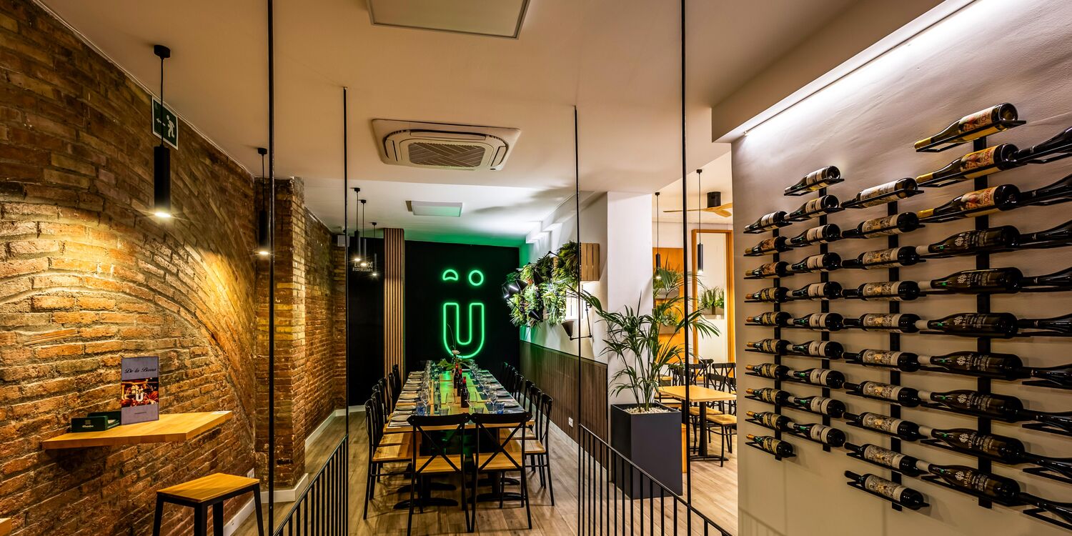 DABüTiS Gastro&bar, bar