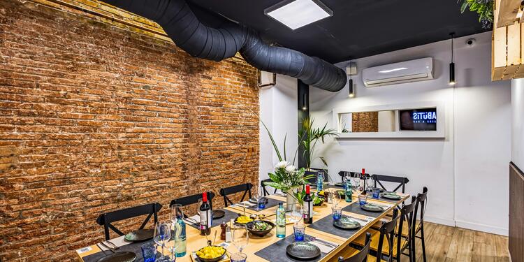 DABüTiS Gastro&bar, bar