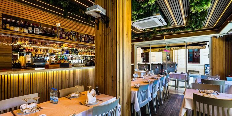 Tapas y Mar, bar