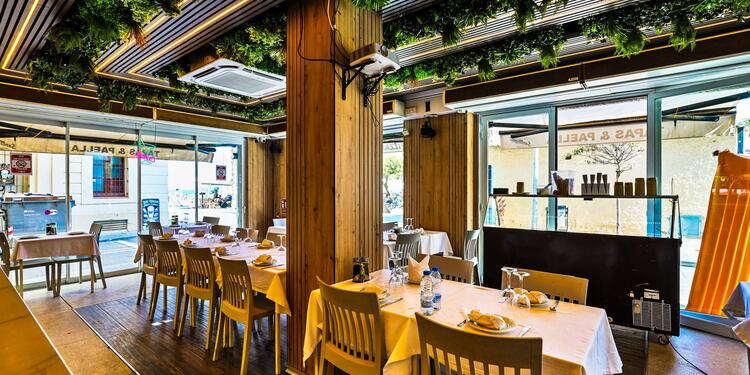 Tapas y Mar, bar