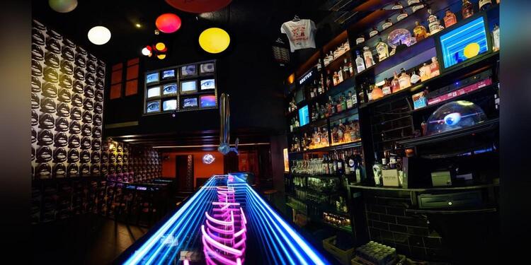 Moebius Carrer, bar