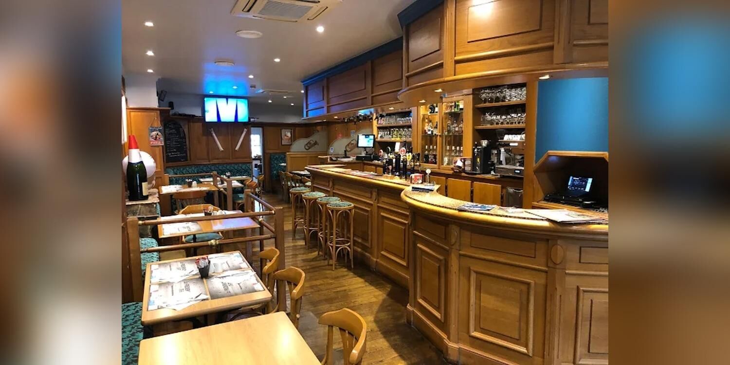 Frederick's Pub, bar