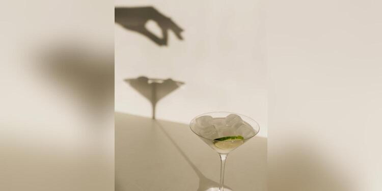 The Mood, bar