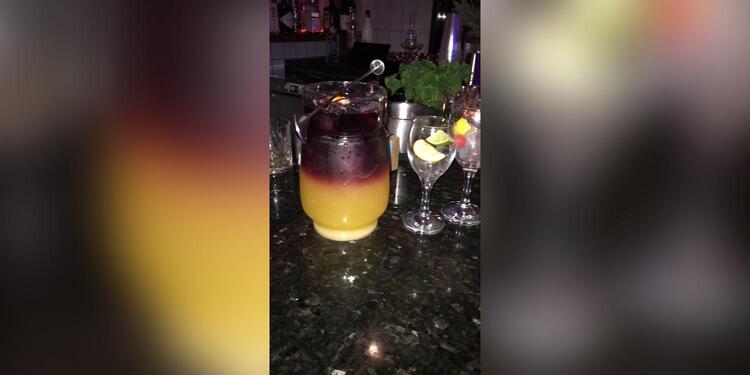 The Mood, bar