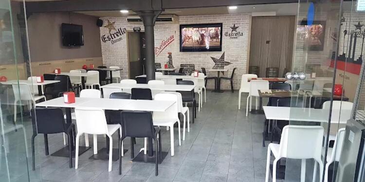 Cerveseria Universitat, bar