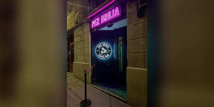 Pez Bruja, bar
