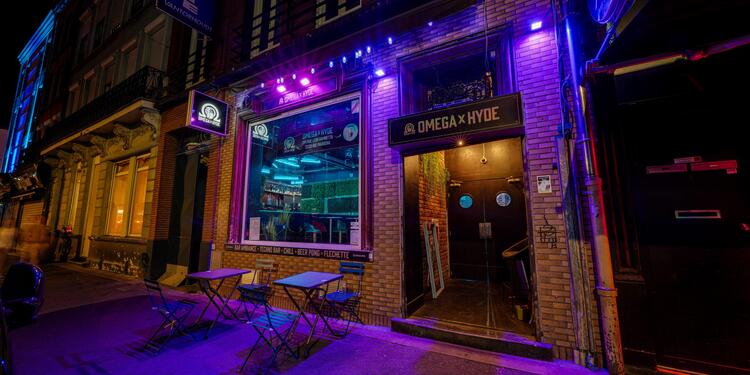 Omega x Hyde, bar