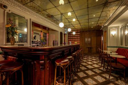 Cravan, Bar Paris Saint-Germain-des-Prés #0