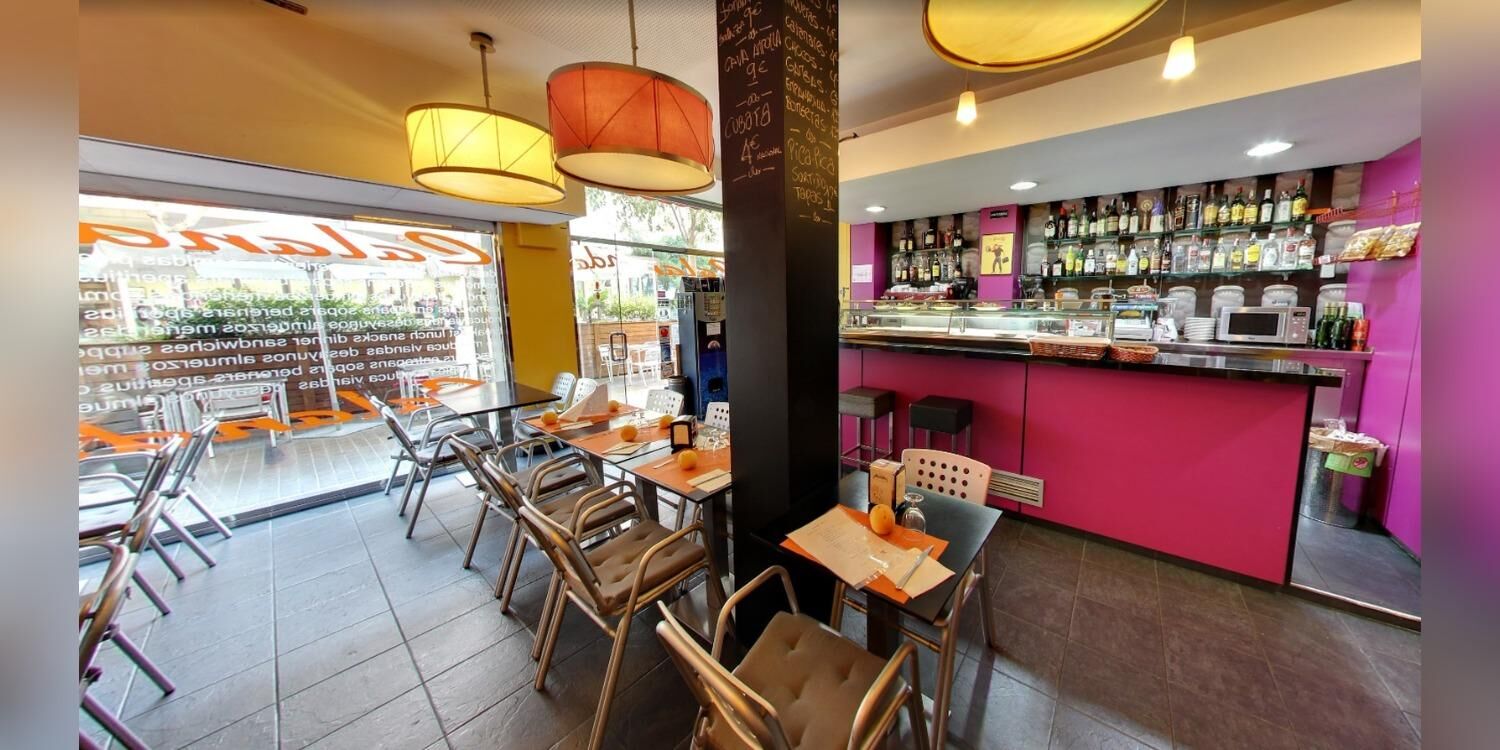 La taperia de las corts, bar