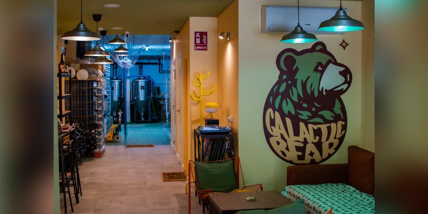 Galactic Bear Brewing Co: Micro Cervecería y Bodega Artesana, bar