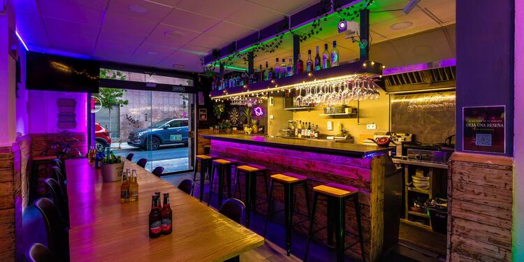 Alcabármix, bar