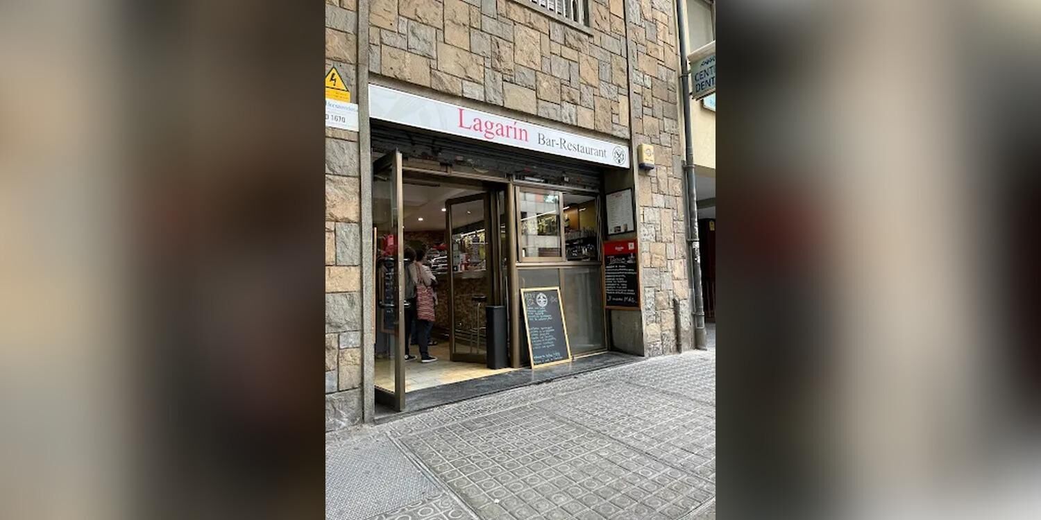 Bar Lagarin, bar