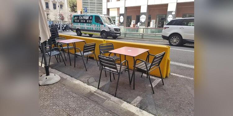 Bar Lagarin, bar