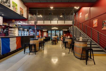 V and B Limonest, Bar Limonest  #0