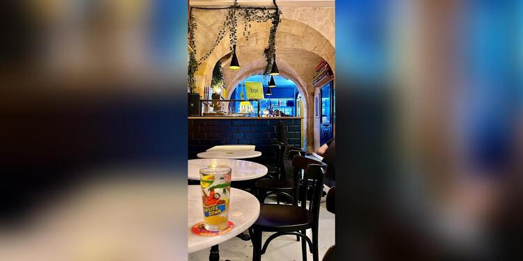 Archi Pop Records, bar