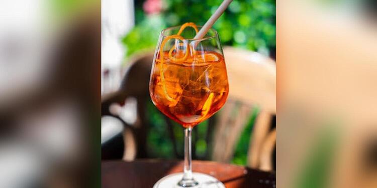 L'oiseau de nuit, bar