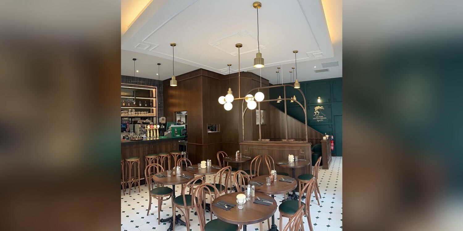 Brasserie Longchamps, bar