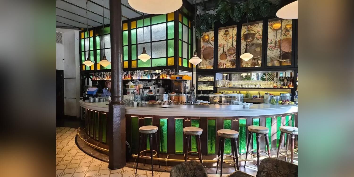 DORA TAPAS BAR, bar