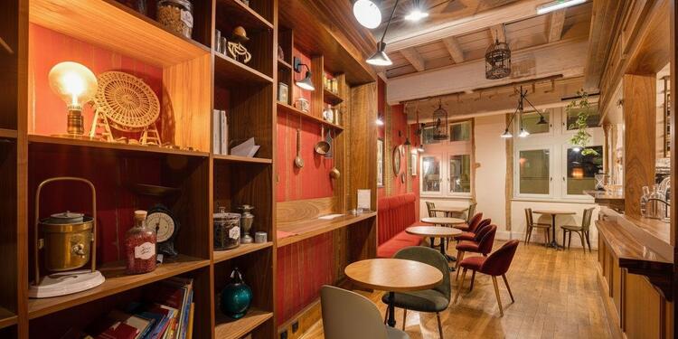 Les Grands Buffets Lyonnais, bar