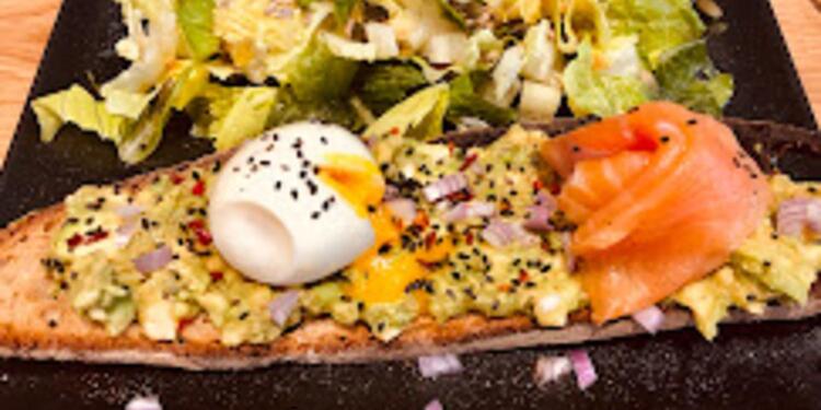 Ernestine, restaurant