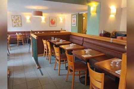 Riva Destra, Restaurant Versailles Notre-Dame #0