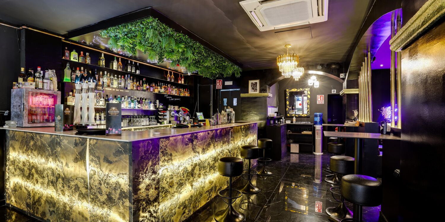 Black Born Bar, restaurant