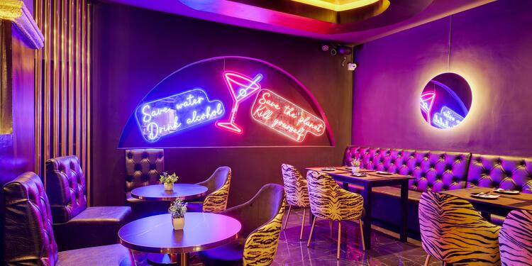 Black Born Bar, restaurant