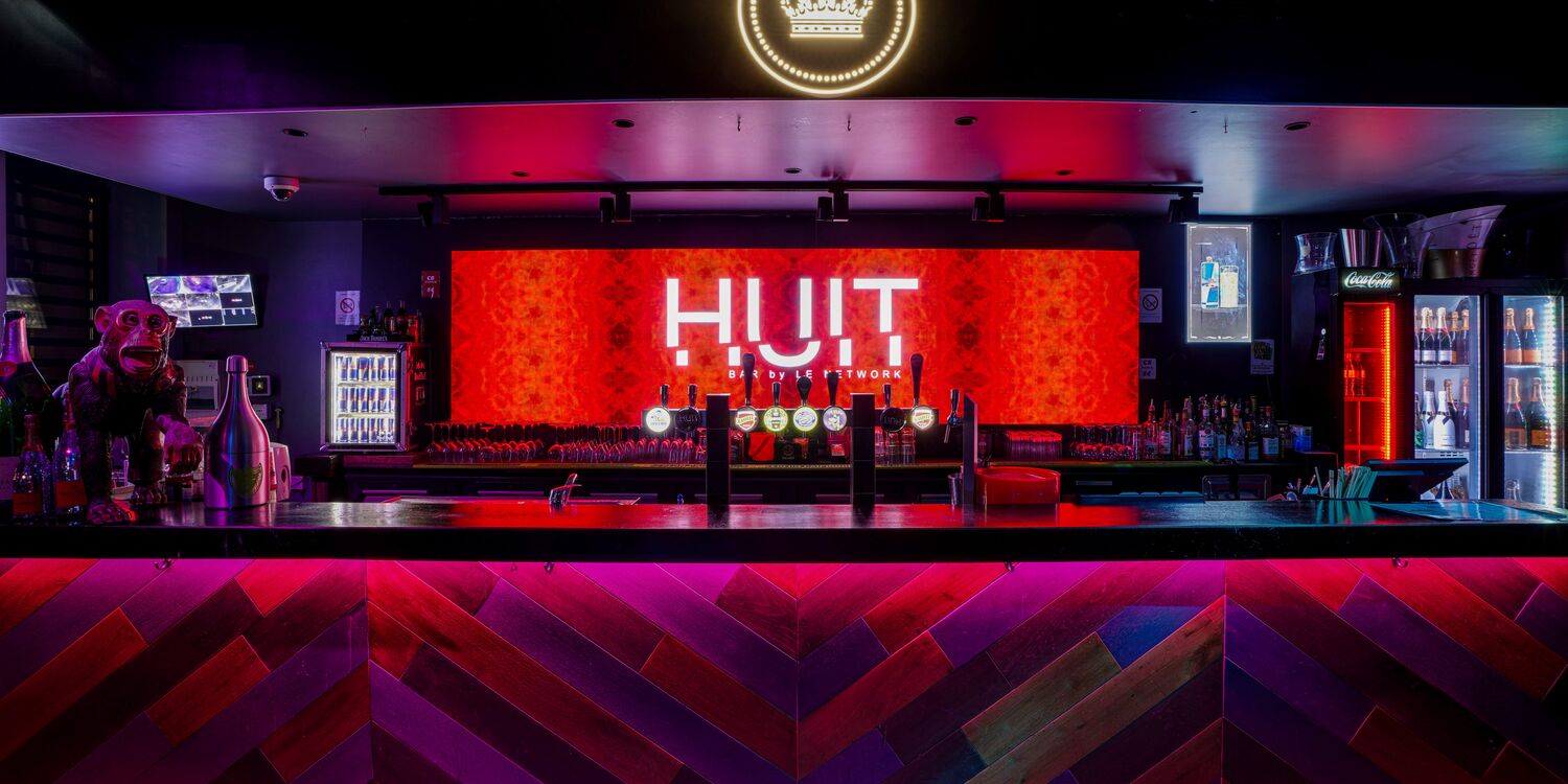LE HUIT, bar