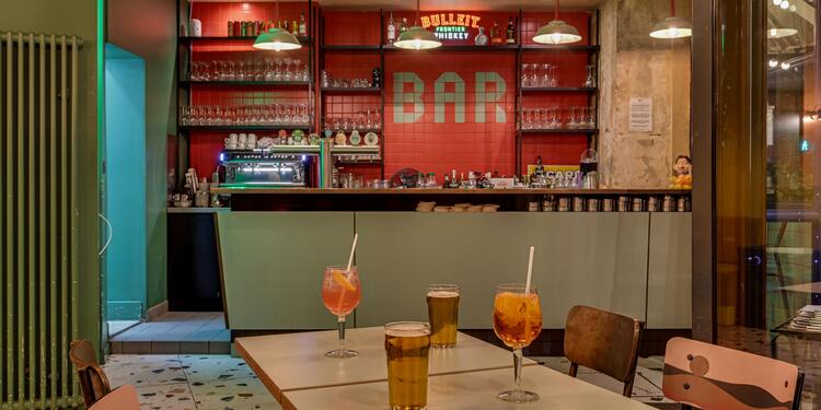 Les Petites Canailles, bar