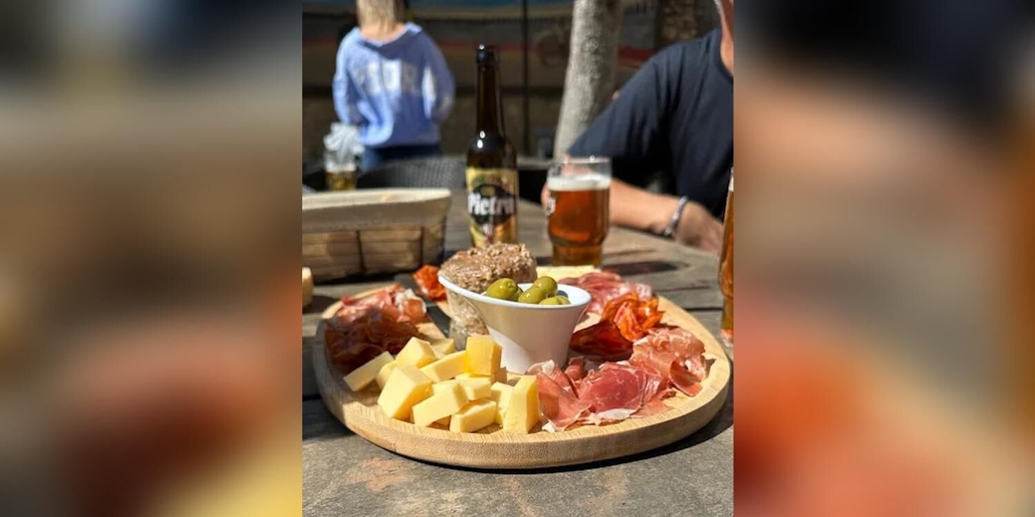 Brasserie Les Copains d'Abord, bar