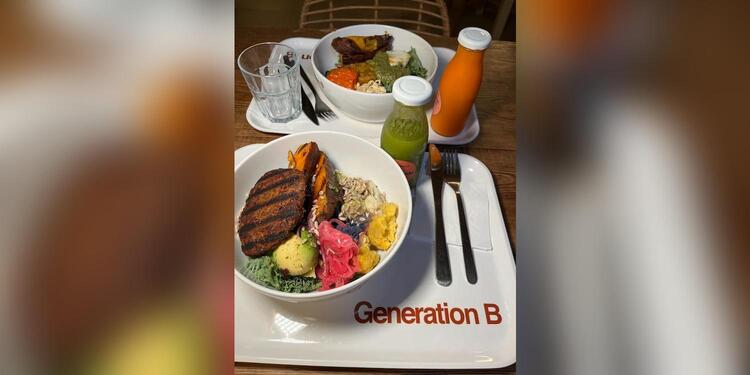 Generation B, rental_room