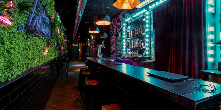 La Casa Milagrosa, bar