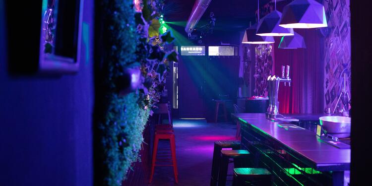 La Casa Milagrosa, bar