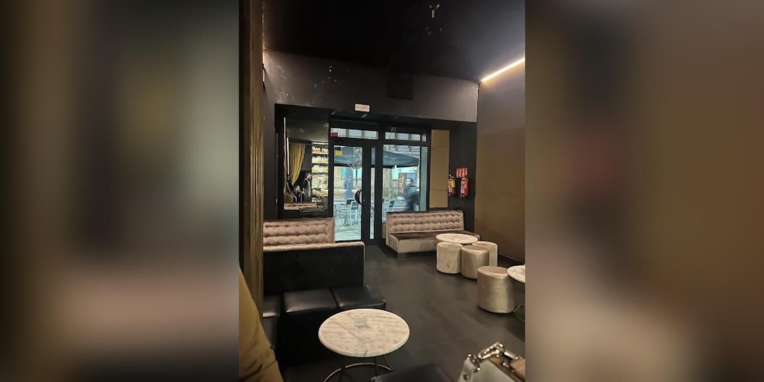 Mr.White Cocktail Bar, rental_room