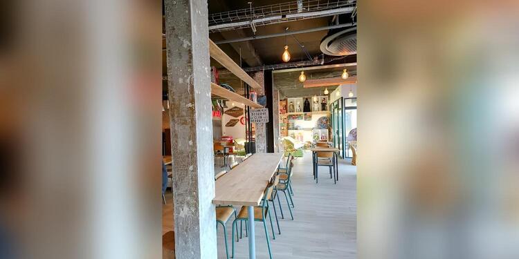 Old school, restaurant