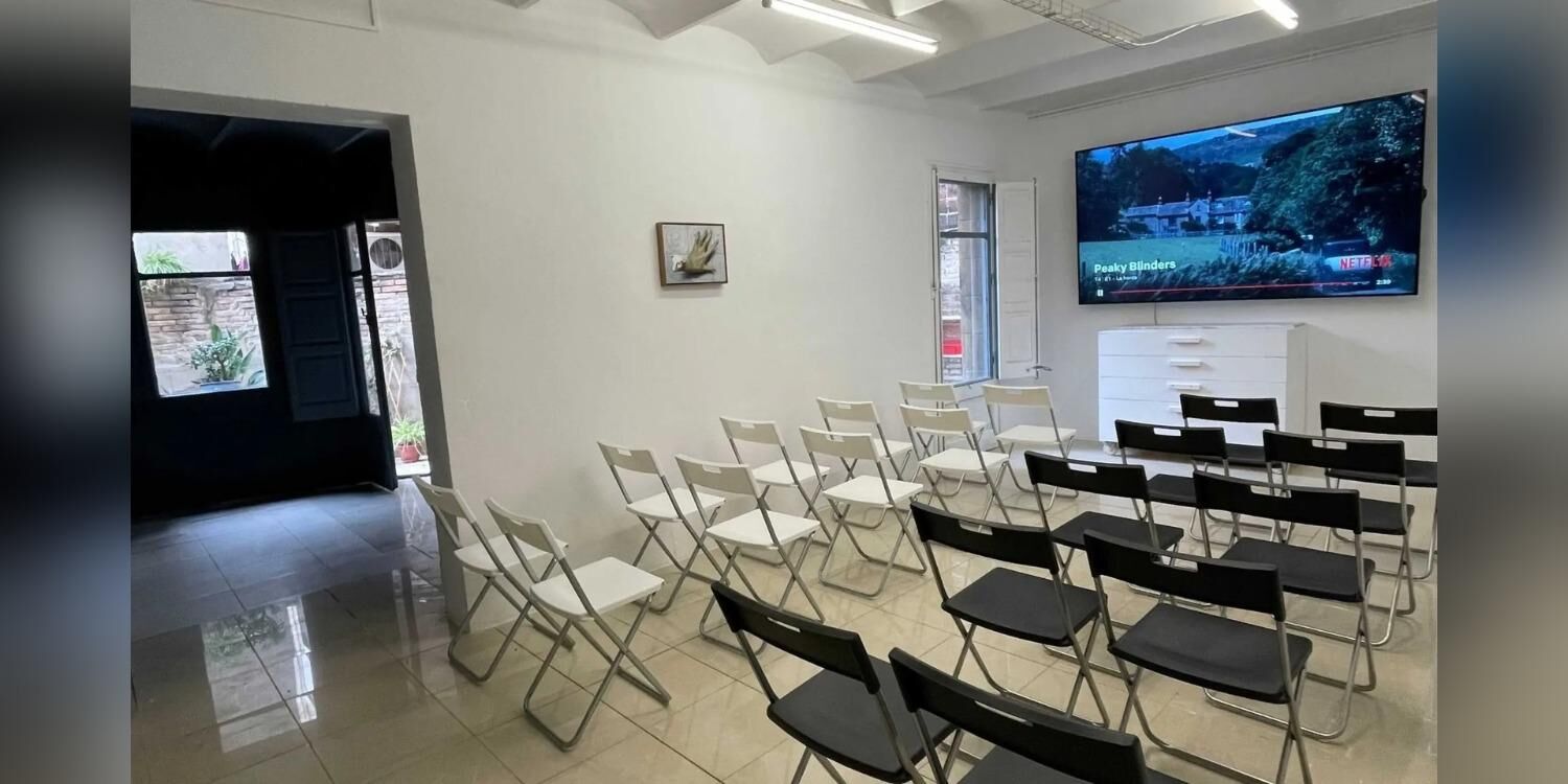 Uxval Gochez Gallery, rental_room