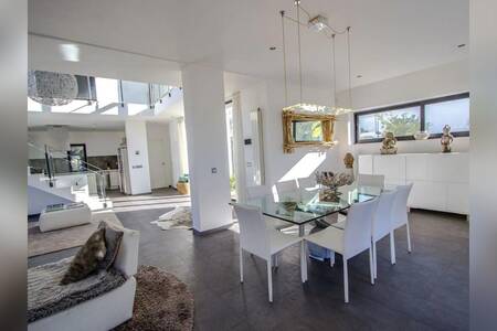Villa in Sitges Hills, Sala de alquiler Olivella  #0