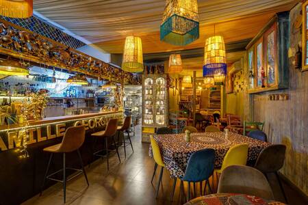 Famille Georgienne, Bar Paris Sentier #0