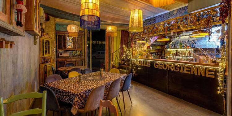 Famille Georgienne, bar