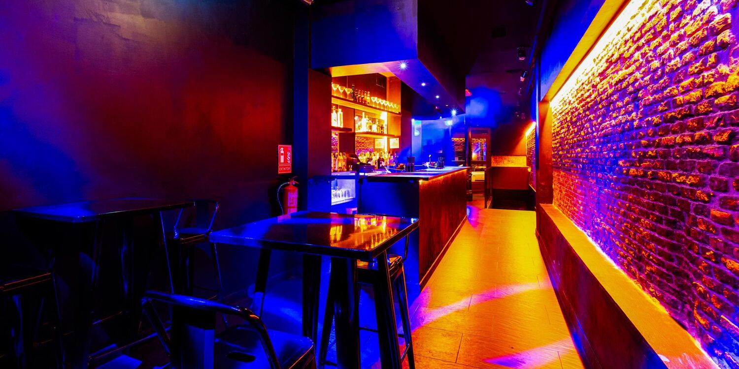 Aforo Completo, bar