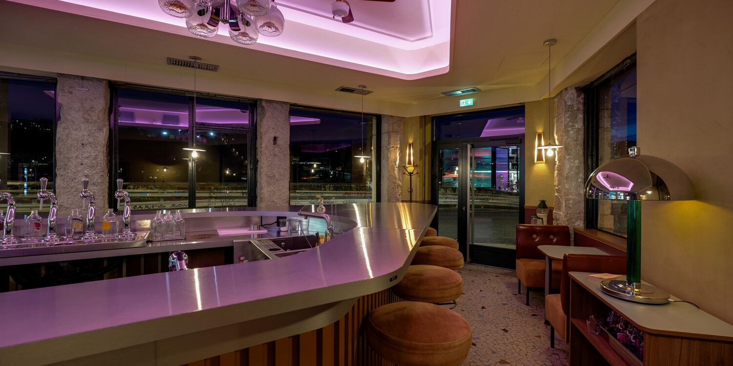 Abstract (Privatisation), rental_room