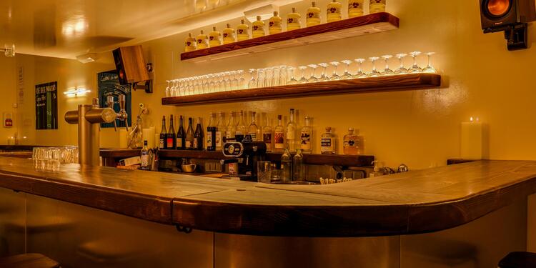 Chez Alfred & Léon, bar