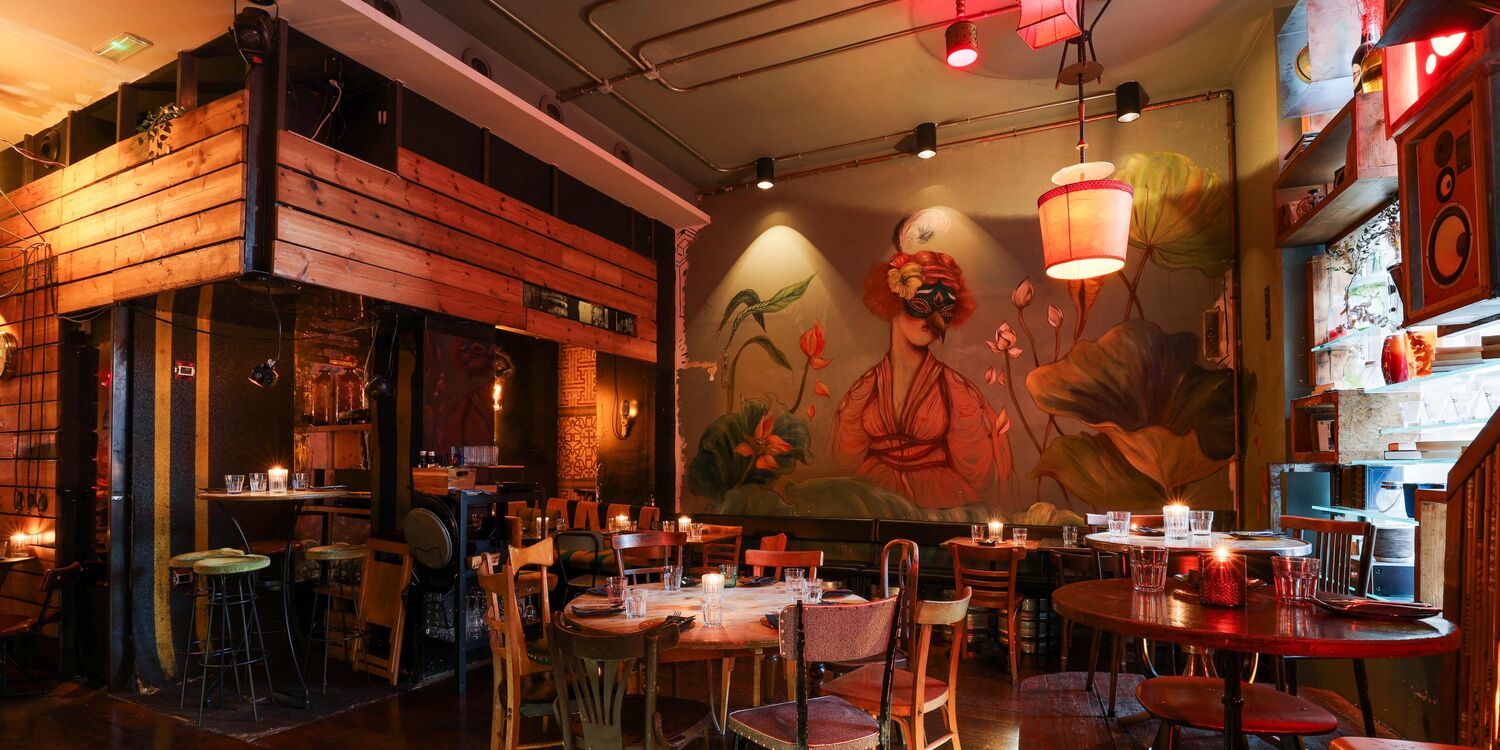 GUZZO I Restaurant in Born Barcelona, bar