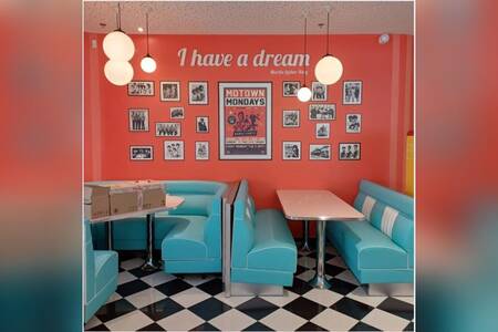 Holly's Dinner Strasbourg, Restaurant Strasbourg Halles #0