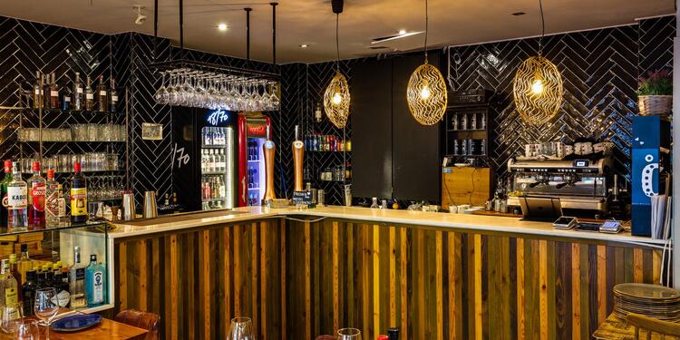 Ouzo Restaurant, restaurant
