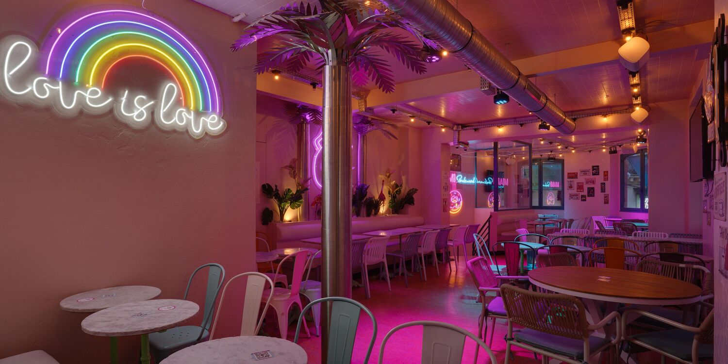 Miami Boulevard, bar